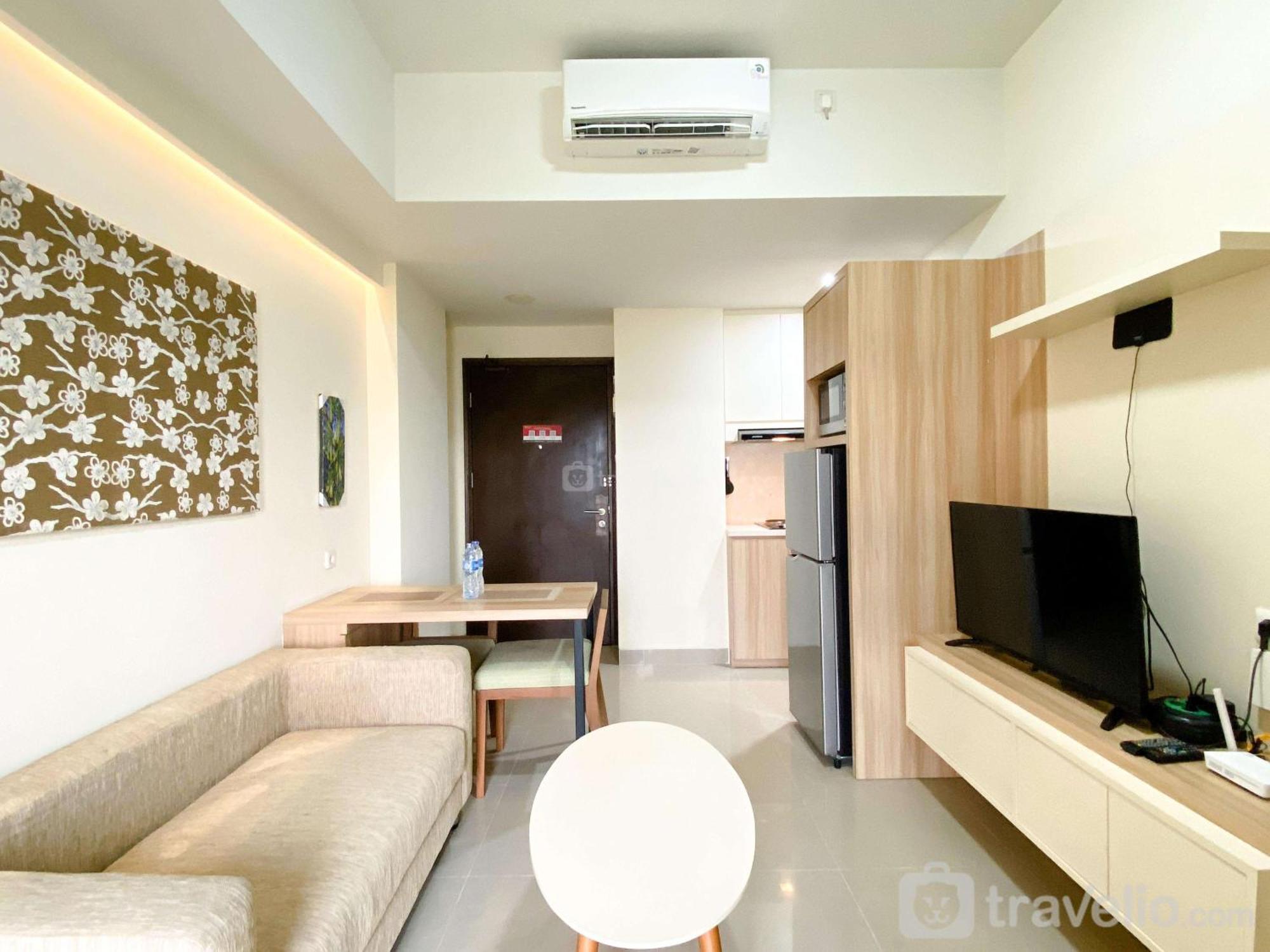 Stunning And Homey 2Br Apartment Mustika Golf Residence By Travelio Cikarang Kültér fotó